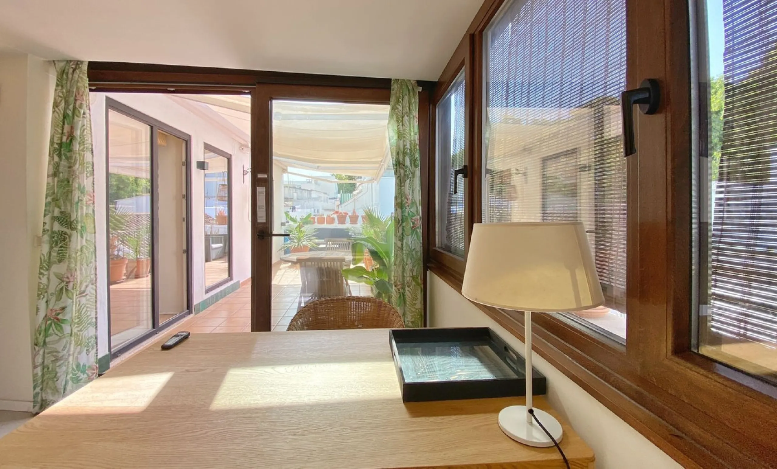 A unique and unrepeatable property, a beautiful one-bedroom penthouse apartment with a large, private, sunny terrace and beautiful unobstructed views over the Old Town.