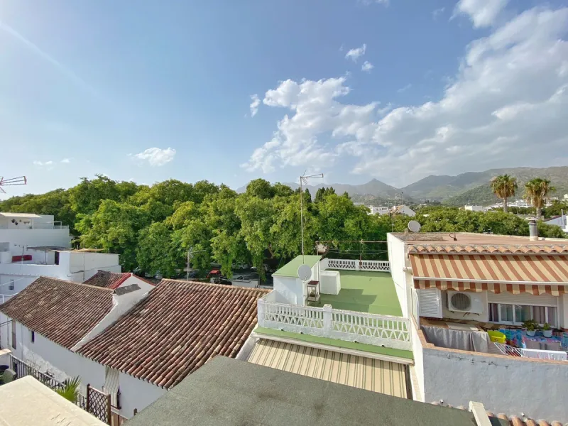 A unique and unrepeatable property, a beautiful one-bedroom penthouse apartment with a large, private, sunny terrace and beautiful unobstructed views over the Old Town.