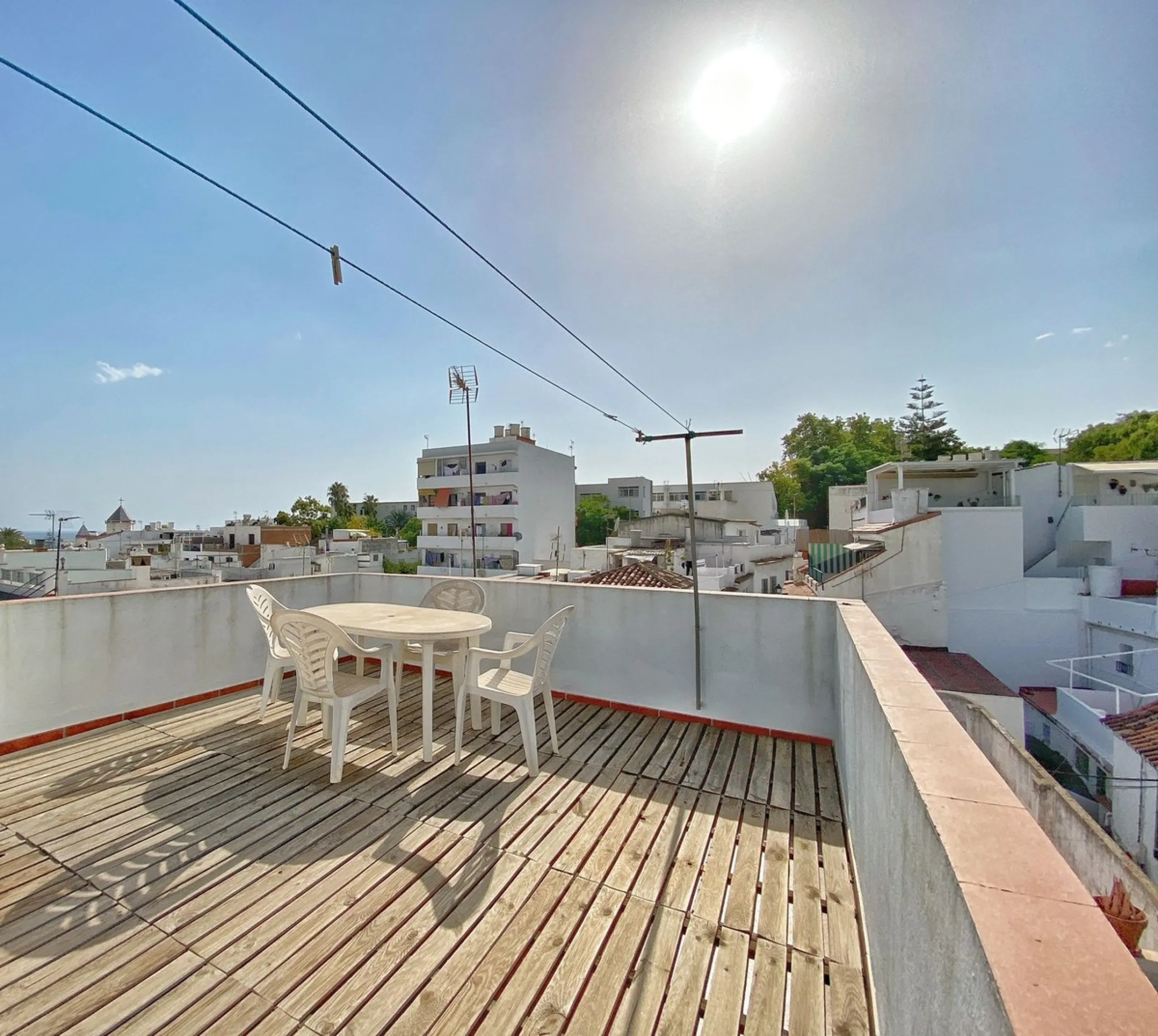 A unique and unrepeatable property, a beautiful one-bedroom penthouse apartment with a large, private, sunny terrace and beautiful unobstructed views over the Old Town.