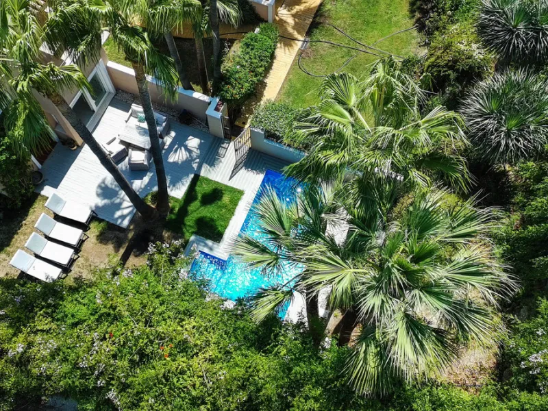 Experience luxury in this refurbished and modified semi-detached home featuring 4 bedrooms, 4 bathrooms, multiple terraces, and breathtaking panoramic views. Enjoy a private garden, private pool, and roof terrace with jacuzzi—all in a tranquil, private lo