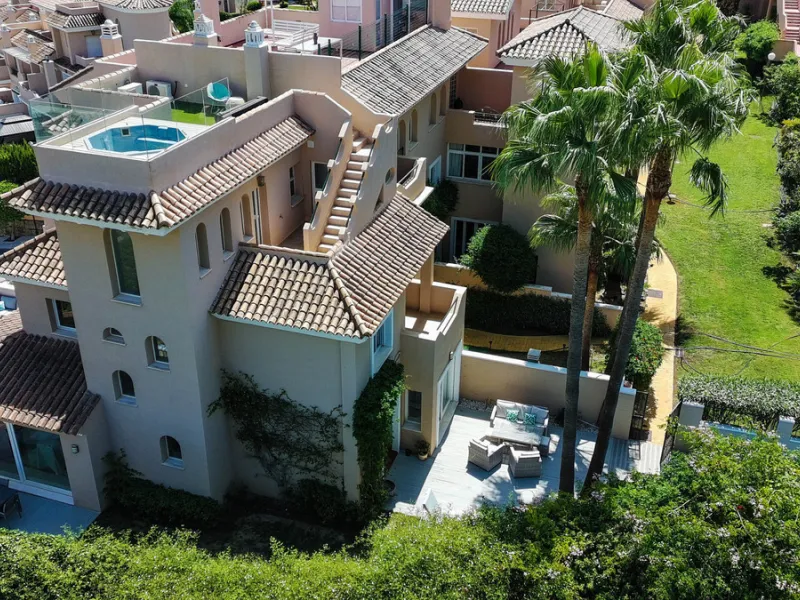 Experience luxury in this refurbished and modified semi-detached home featuring 4 bedrooms, 4 bathrooms, multiple terraces, and breathtaking panoramic views. Enjoy a private garden, private pool, and roof terrace with jacuzzi—all in a tranquil, private lo