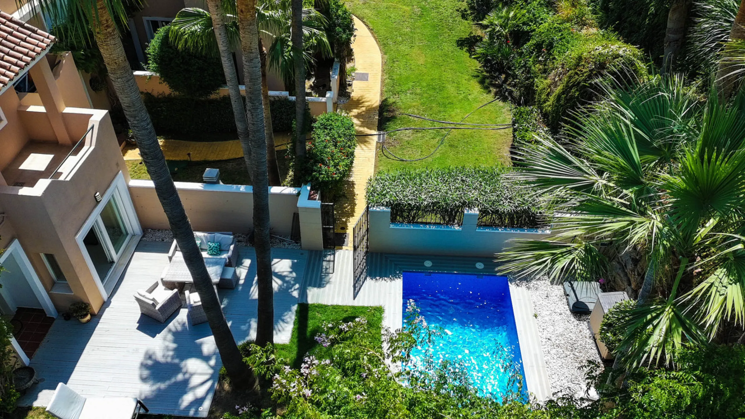 Experience luxury in this refurbished and modified semi-detached home featuring 4 bedrooms, 4 bathrooms, multiple terraces, and breathtaking panoramic views. Enjoy a private garden, private pool, and roof terrace with jacuzzi—all in a tranquil, private lo