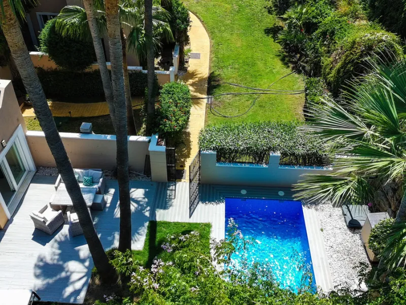 Experience luxury in this refurbished and modified semi-detached home featuring 4 bedrooms, 4 bathrooms, multiple terraces, and breathtaking panoramic views. Enjoy a private garden, private pool, and roof terrace with jacuzzi—all in a tranquil, private lo