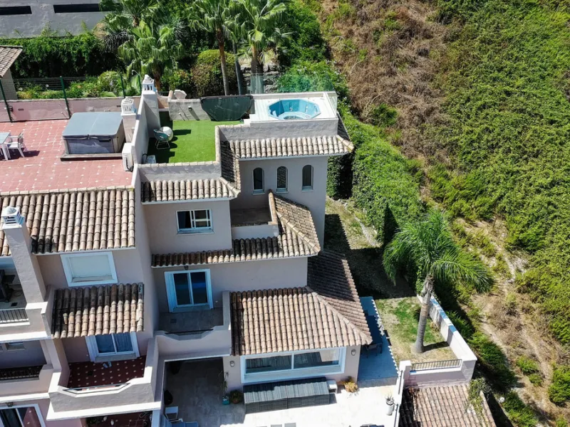 Experience luxury in this refurbished and modified semi-detached home featuring 4 bedrooms, 4 bathrooms, multiple terraces, and breathtaking panoramic views. Enjoy a private garden, private pool, and roof terrace with jacuzzi—all in a tranquil, private lo