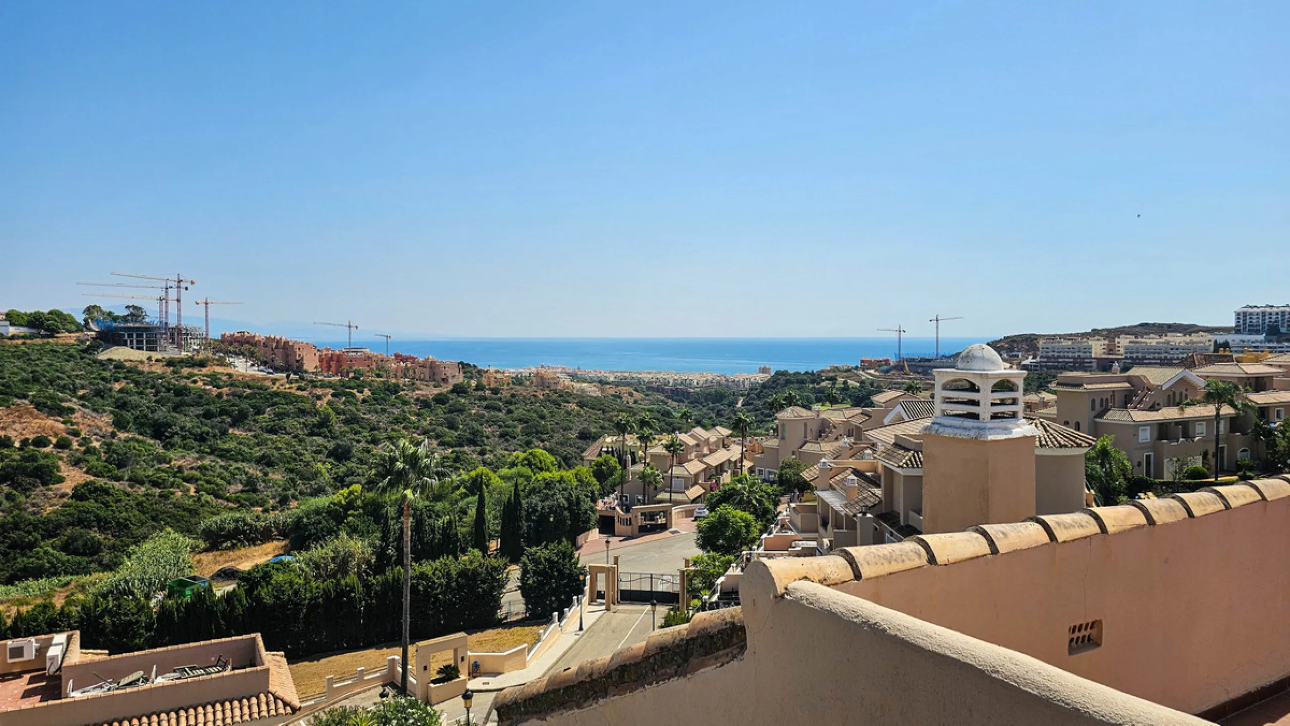 Experience luxury in this refurbished and modified semi-detached home featuring 4 bedrooms, 4 bathrooms, multiple terraces, and breathtaking panoramic views. Enjoy a private garden, private pool, and roof terrace with jacuzzi—all in a tranquil, private lo