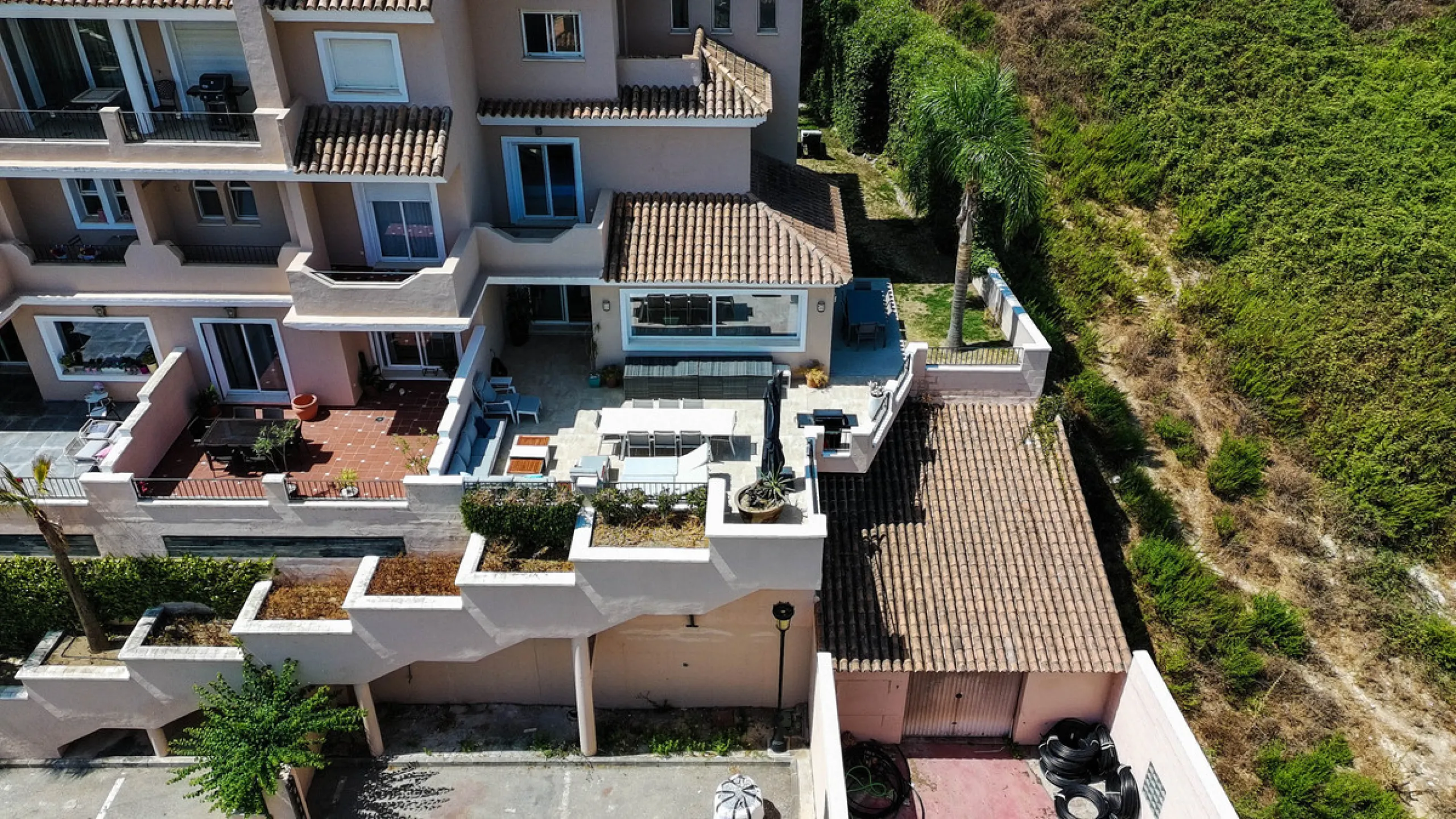 Experience luxury in this refurbished and modified semi-detached home featuring 4 bedrooms, 4 bathrooms, multiple terraces, and breathtaking panoramic views. Enjoy a private garden, private pool, and roof terrace with jacuzzi—all in a tranquil, private lo