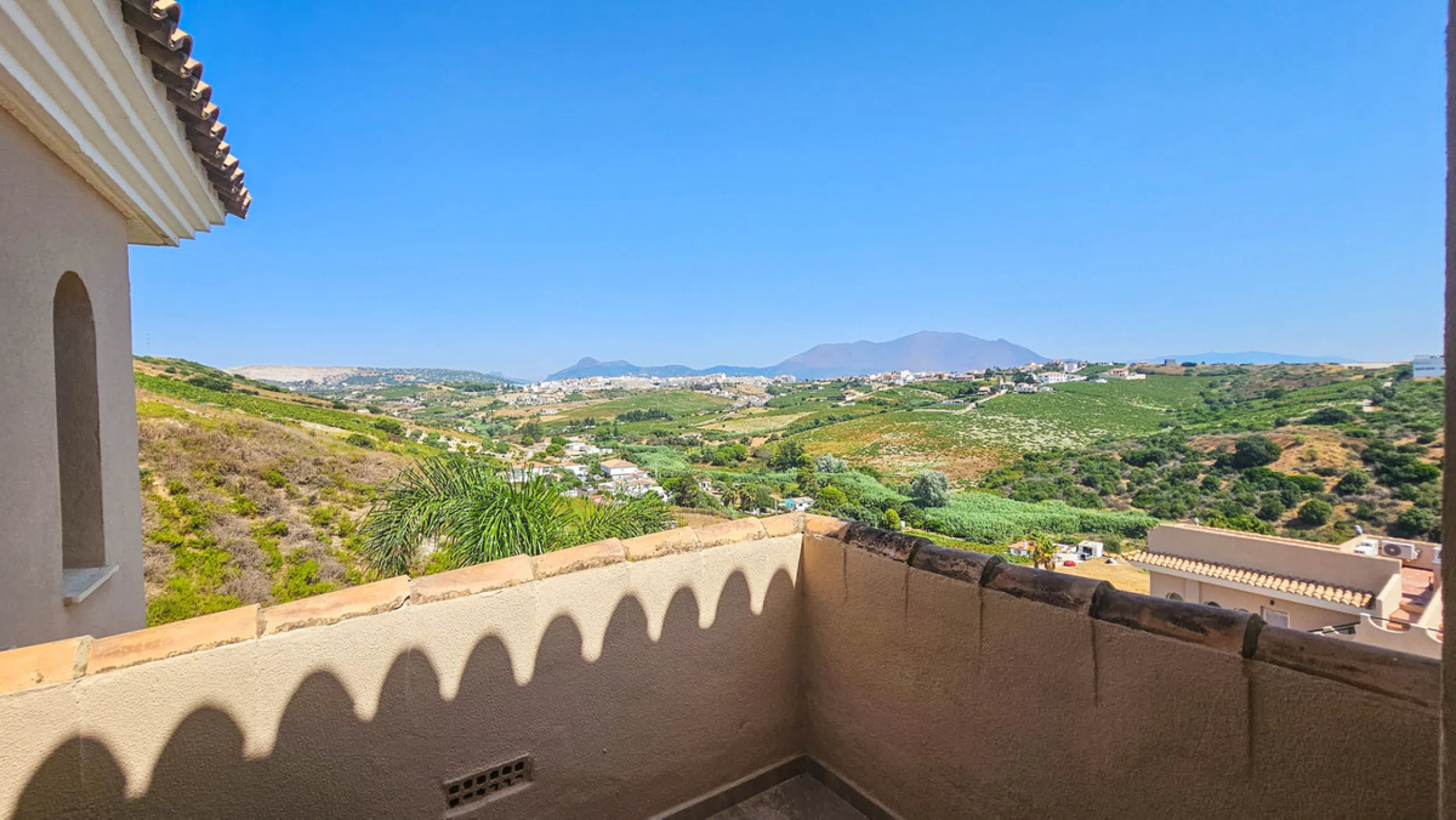 Experience luxury in this refurbished and modified semi-detached home featuring 4 bedrooms, 4 bathrooms, multiple terraces, and breathtaking panoramic views. Enjoy a private garden, private pool, and roof terrace with jacuzzi—all in a tranquil, private lo