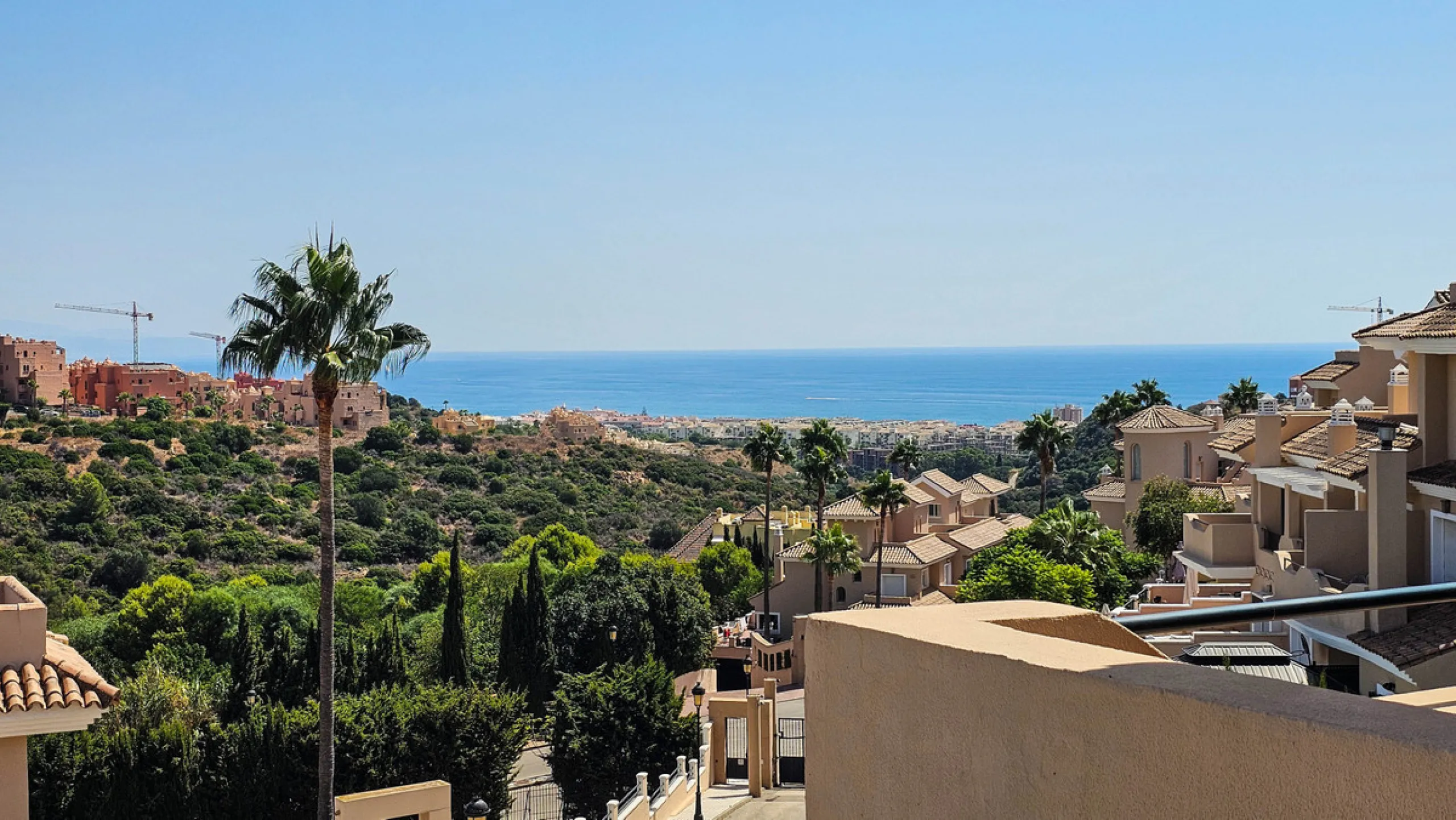 Experience luxury in this refurbished and modified semi-detached home featuring 4 bedrooms, 4 bathrooms, multiple terraces, and breathtaking panoramic views. Enjoy a private garden, private pool, and roof terrace with jacuzzi—all in a tranquil, private lo