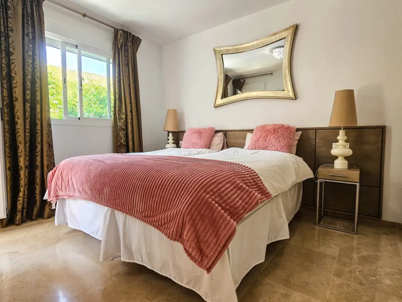 Experience luxury in this refurbished and modified semi-detached home featuring 4 bedrooms, 4 bathrooms, multiple terraces, and breathtaking panoramic views. Enjoy a private garden, private pool, and roof terrace with jacuzzi—all in a tranquil, private lo