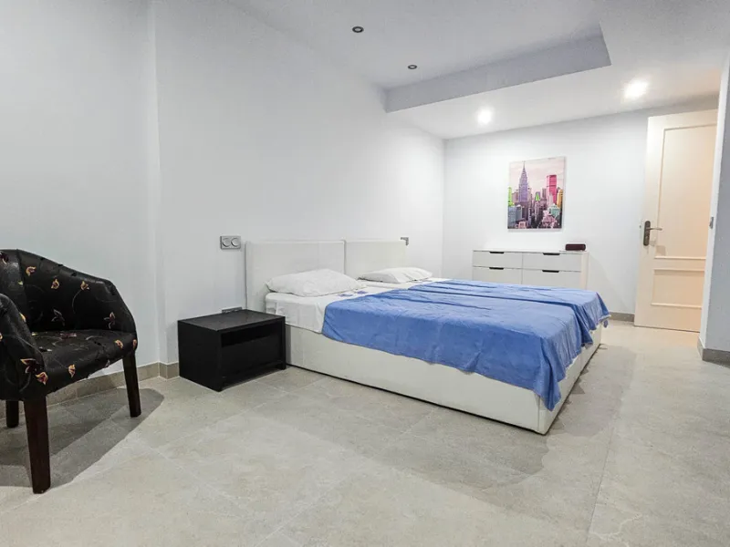 Experience luxury in this refurbished and modified semi-detached home featuring 4 bedrooms, 4 bathrooms, multiple terraces, and breathtaking panoramic views. Enjoy a private garden, private pool, and roof terrace with jacuzzi—all in a tranquil, private lo