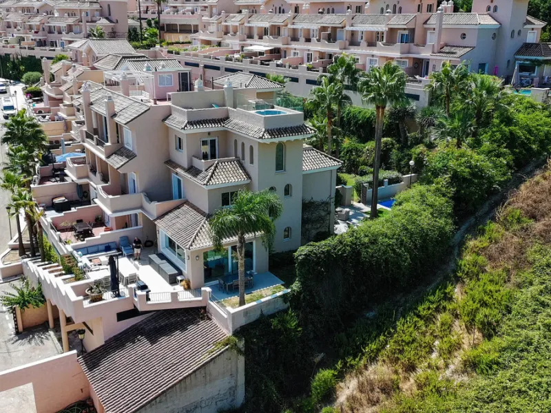 Experience luxury in this refurbished and modified semi-detached home featuring 4 bedrooms, 4 bathrooms, multiple terraces, and breathtaking panoramic views. Enjoy a private garden, private pool, and roof terrace with jacuzzi—all in a tranquil, private lo