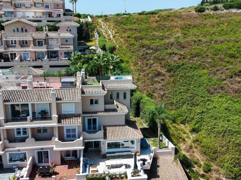 Experience luxury in this refurbished and modified semi-detached home featuring 4 bedrooms, 4 bathrooms, multiple terraces, and breathtaking panoramic views. Enjoy a private garden, private pool, and roof terrace with jacuzzi—all in a tranquil, private lo