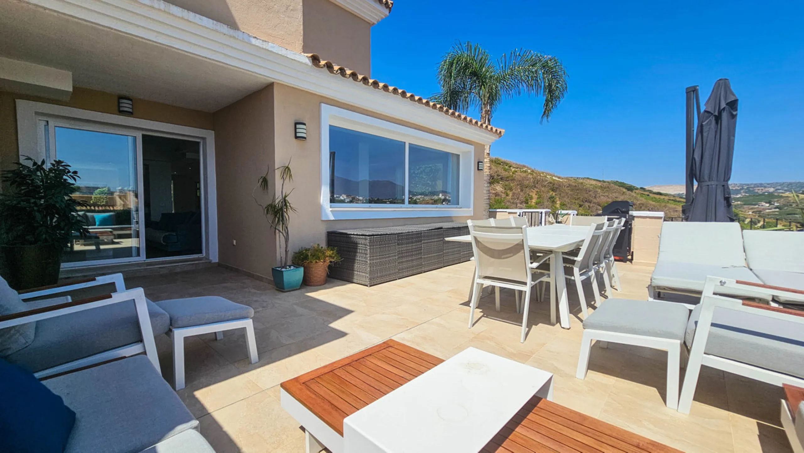 Experience luxury in this refurbished and modified semi-detached home featuring 4 bedrooms, 4 bathrooms, multiple terraces, and breathtaking panoramic views. Enjoy a private garden, private pool, and roof terrace with jacuzzi—all in a tranquil, private lo