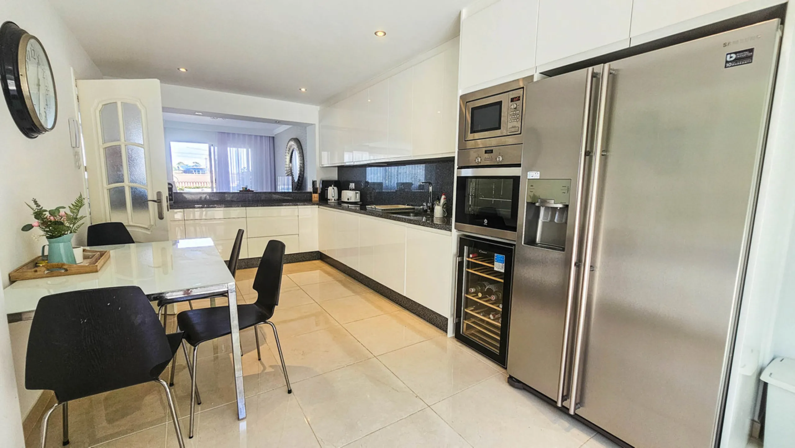 Experience luxury in this refurbished and modified semi-detached home featuring 4 bedrooms, 4 bathrooms, multiple terraces, and breathtaking panoramic views. Enjoy a private garden, private pool, and roof terrace with jacuzzi—all in a tranquil, private lo