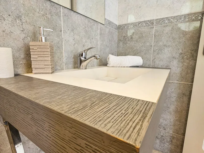 Experience luxury in this refurbished and modified semi-detached home featuring 4 bedrooms, 4 bathrooms, multiple terraces, and breathtaking panoramic views. Enjoy a private garden, private pool, and roof terrace with jacuzzi—all in a tranquil, private lo