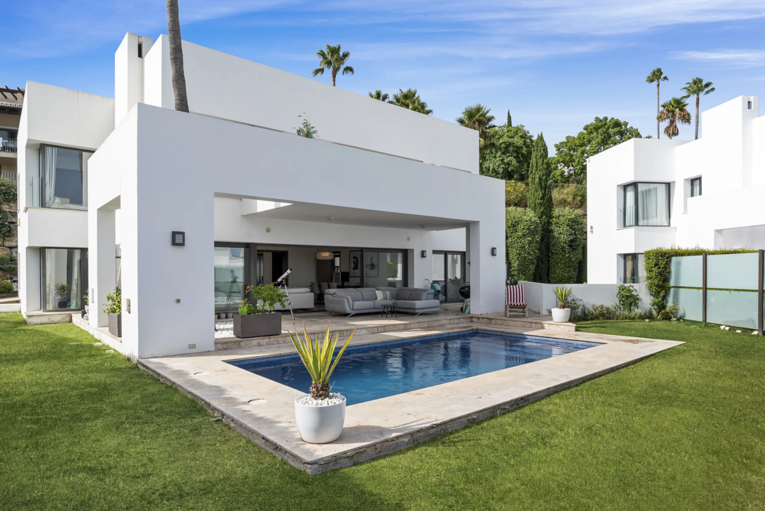 Set within the exclusive Atalaya Fairways community of Benahavís, this stunning contemporary villa offers a rare combination of elegance, privacy, and breathtaking views.