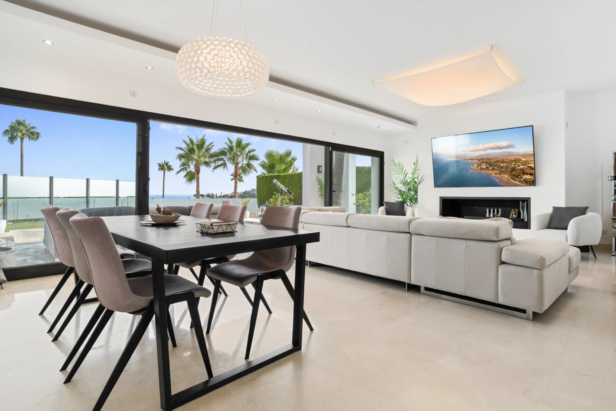 Set within the exclusive Atalaya Fairways community of Benahavís, this stunning contemporary villa offers a rare combination of elegance, privacy, and breathtaking views.
