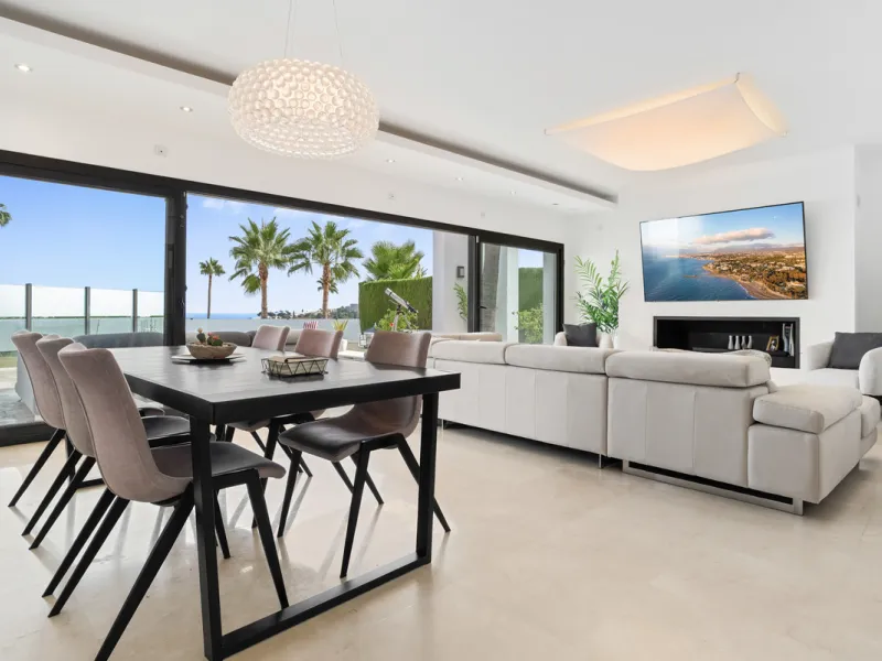 Set within the exclusive Atalaya Fairways community of Benahavís, this stunning contemporary villa offers a rare combination of elegance, privacy, and breathtaking views.