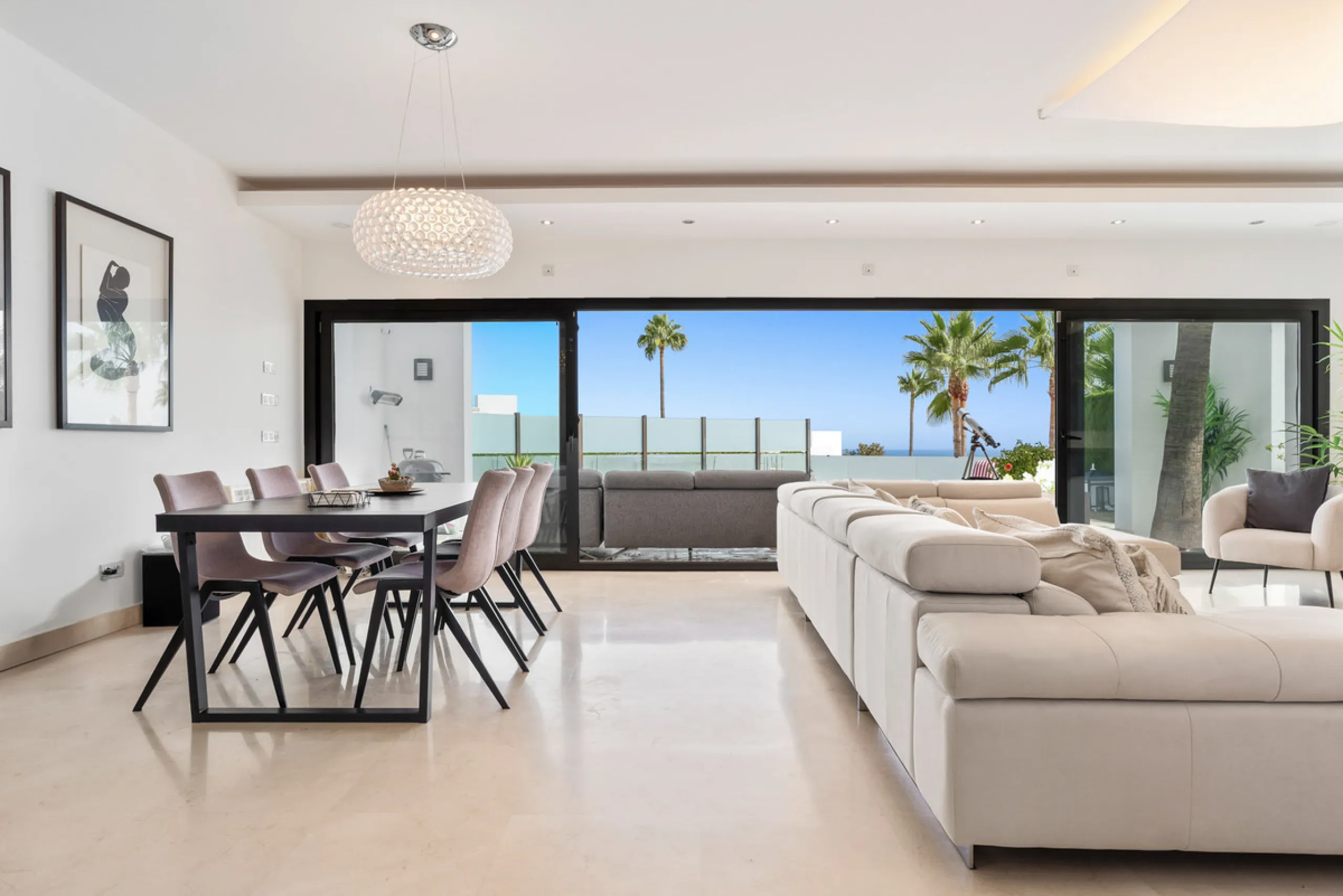 Set within the exclusive Atalaya Fairways community of Benahavís, this stunning contemporary villa offers a rare combination of elegance, privacy, and breathtaking views.