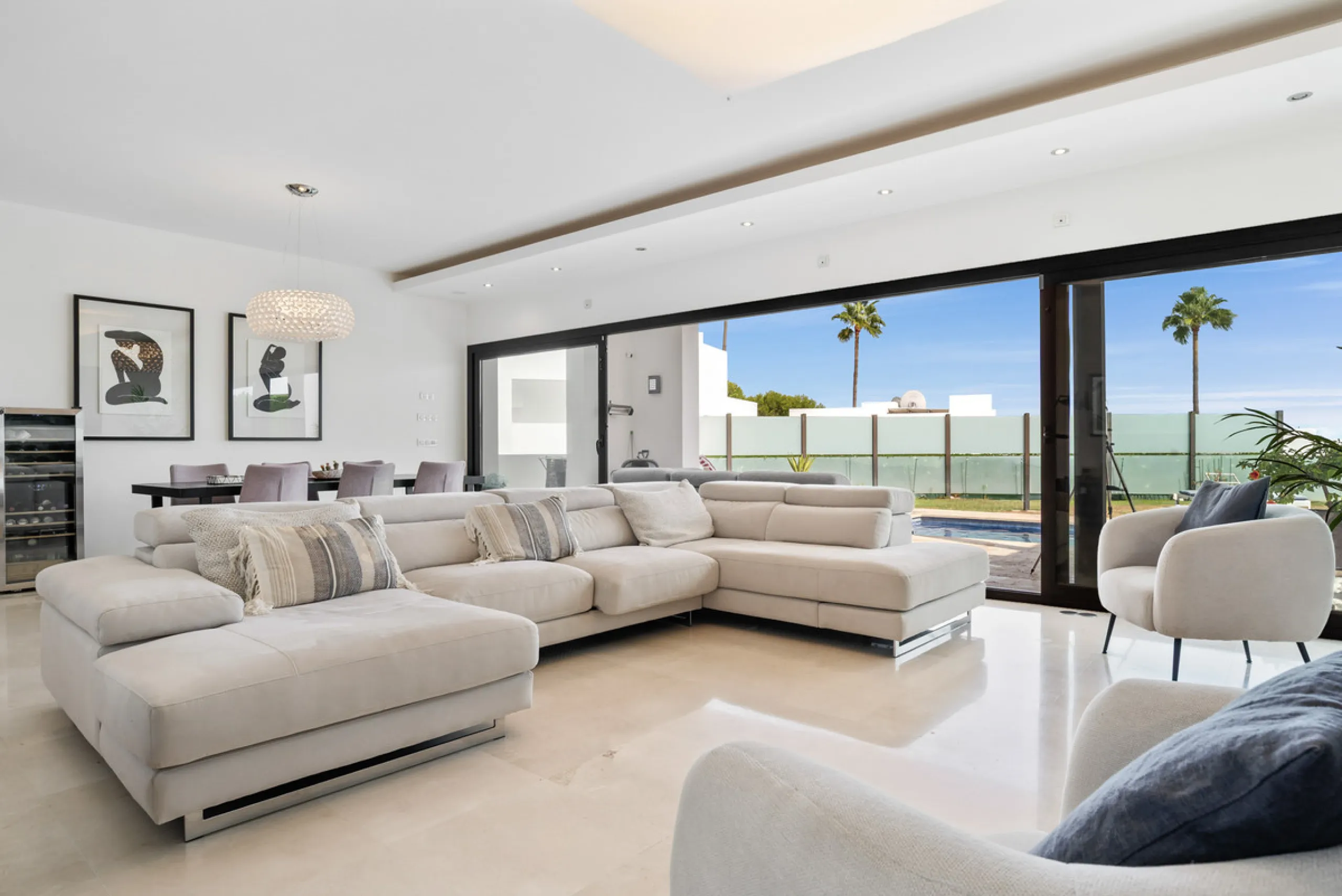 Set within the exclusive Atalaya Fairways community of Benahavís, this stunning contemporary villa offers a rare combination of elegance, privacy, and breathtaking views.