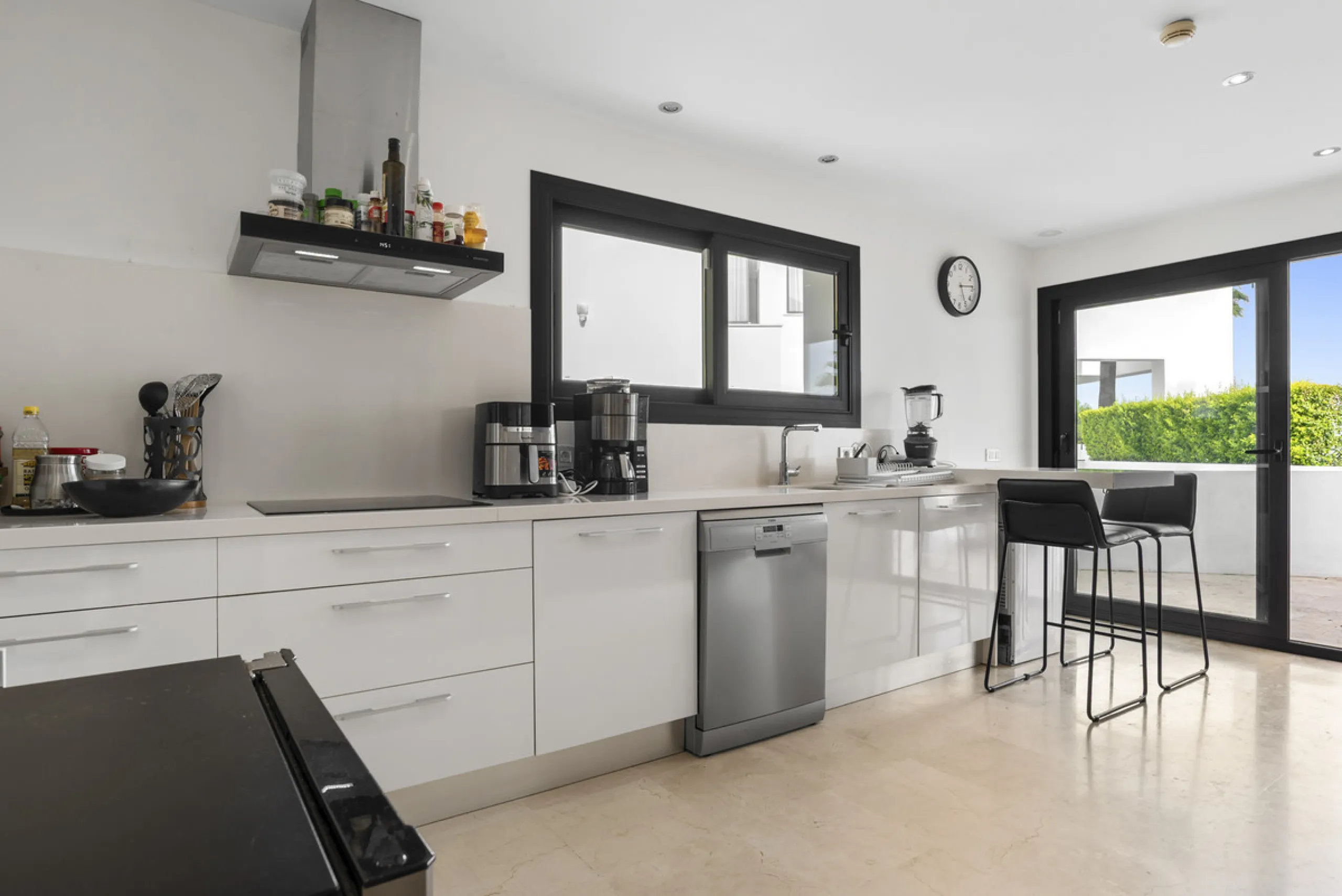 Set within the exclusive Atalaya Fairways community of Benahavís, this stunning contemporary villa offers a rare combination of elegance, privacy, and breathtaking views.