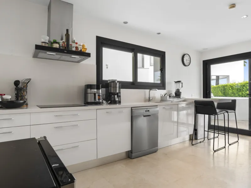 Set within the exclusive Atalaya Fairways community of Benahavís, this stunning contemporary villa offers a rare combination of elegance, privacy, and breathtaking views.