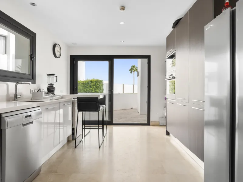 Set within the exclusive Atalaya Fairways community of Benahavís, this stunning contemporary villa offers a rare combination of elegance, privacy, and breathtaking views.