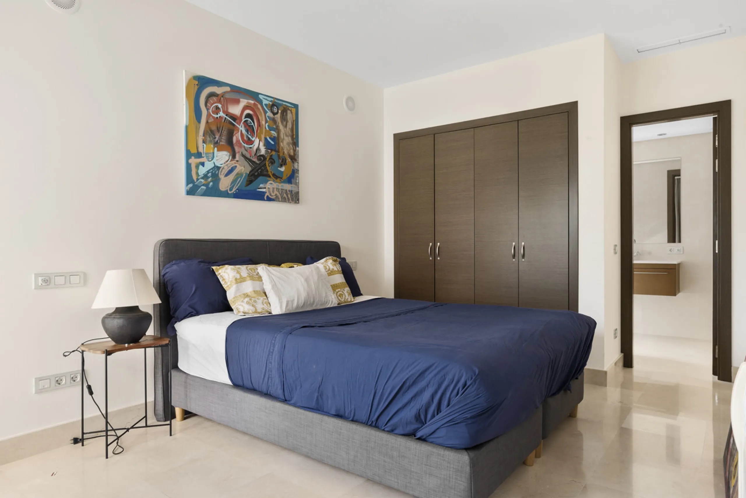 Set within the exclusive Atalaya Fairways community of Benahavís, this stunning contemporary villa offers a rare combination of elegance, privacy, and breathtaking views.