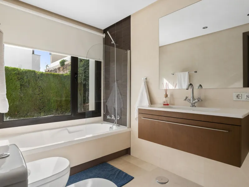 Set within the exclusive Atalaya Fairways community of Benahavís, this stunning contemporary villa offers a rare combination of elegance, privacy, and breathtaking views.