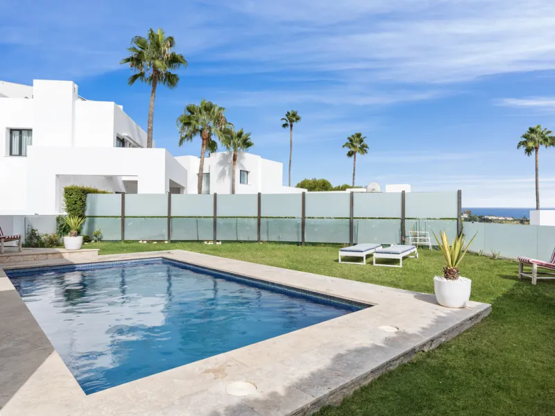Set within the exclusive Atalaya Fairways community of Benahavís, this stunning contemporary villa offers a rare combination of elegance, privacy, and breathtaking views.