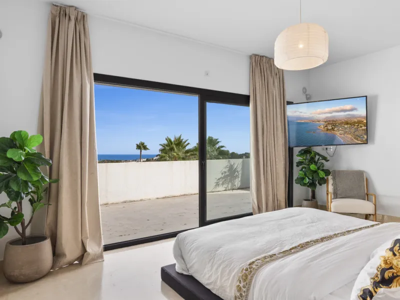 Set within the exclusive Atalaya Fairways community of Benahavís, this stunning contemporary villa offers a rare combination of elegance, privacy, and breathtaking views.