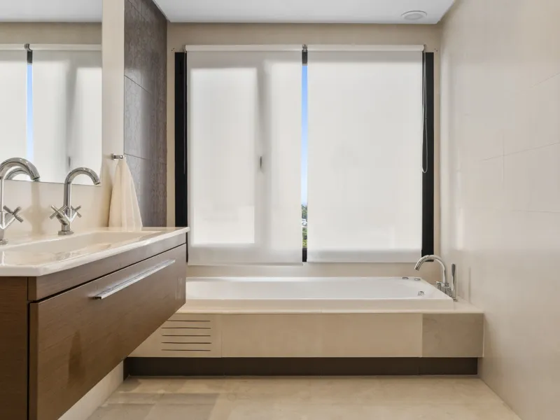 Set within the exclusive Atalaya Fairways community of Benahavís, this stunning contemporary villa offers a rare combination of elegance, privacy, and breathtaking views.