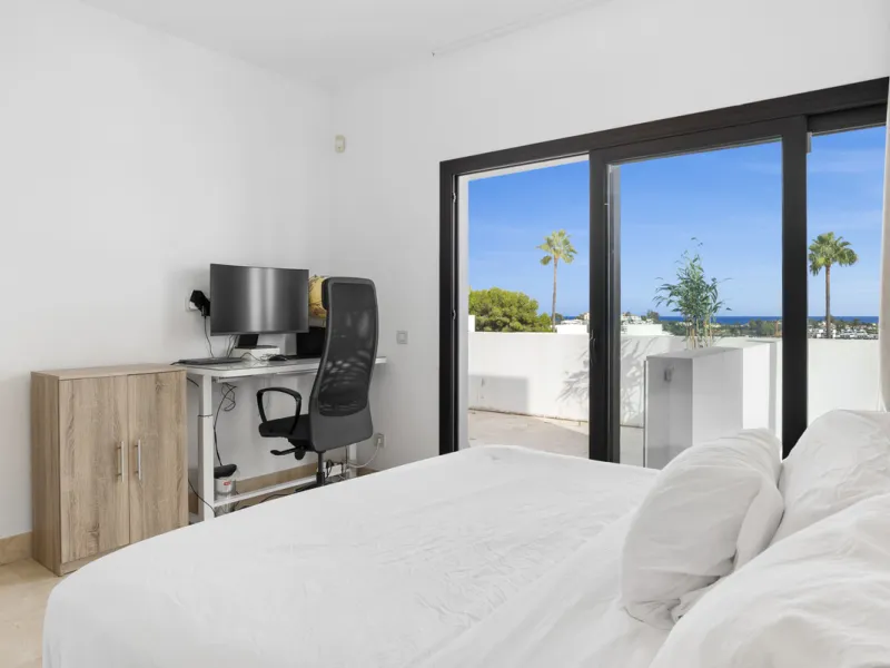 Set within the exclusive Atalaya Fairways community of Benahavís, this stunning contemporary villa offers a rare combination of elegance, privacy, and breathtaking views.