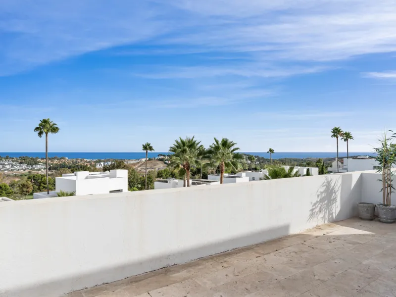 Set within the exclusive Atalaya Fairways community of Benahavís, this stunning contemporary villa offers a rare combination of elegance, privacy, and breathtaking views.