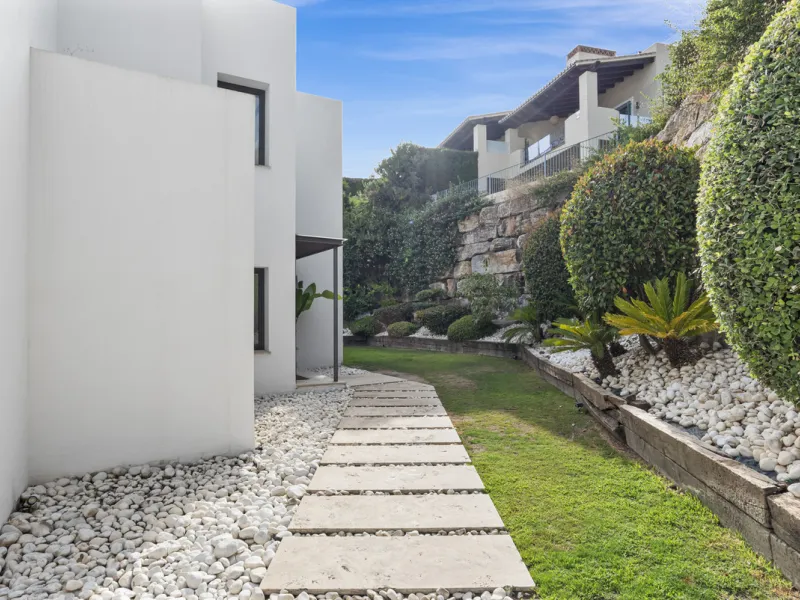 Set within the exclusive Atalaya Fairways community of Benahavís, this stunning contemporary villa offers a rare combination of elegance, privacy, and breathtaking views.