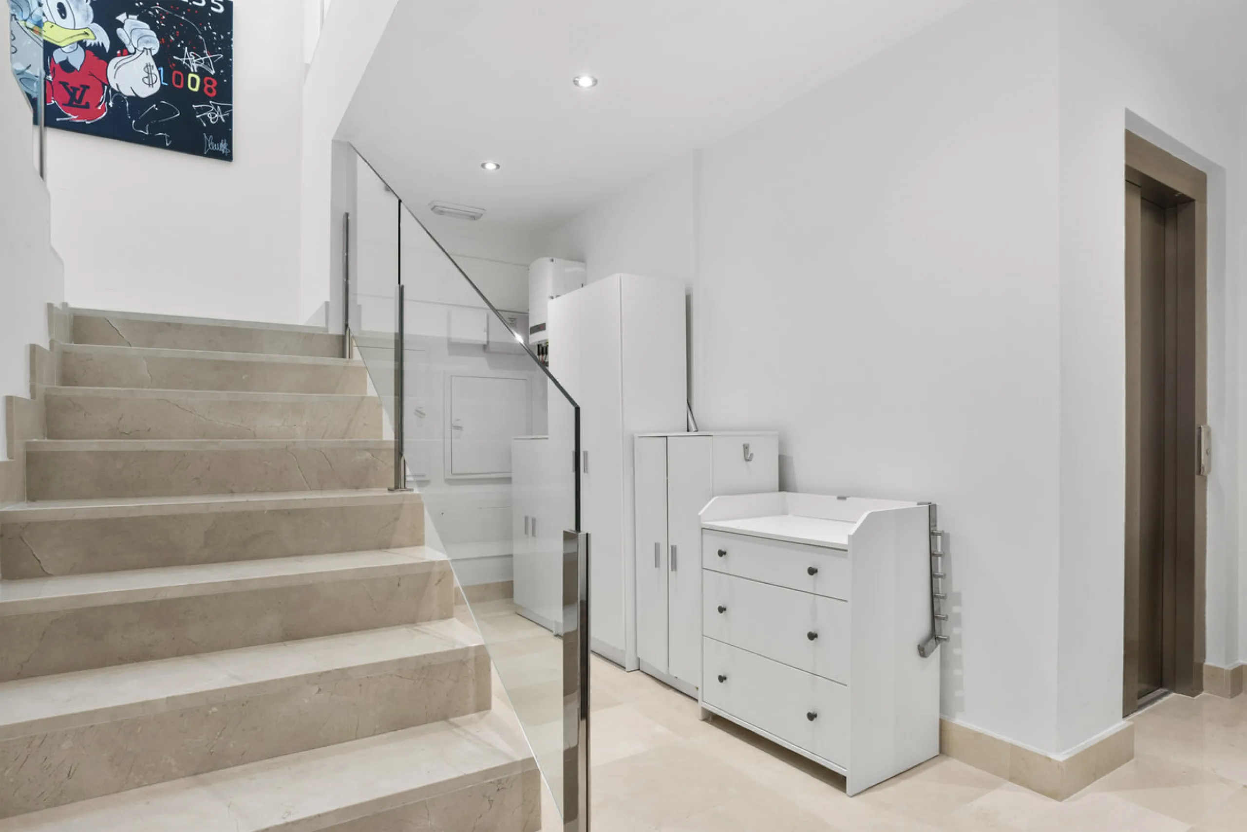Set within the exclusive Atalaya Fairways community of Benahavís, this stunning contemporary villa offers a rare combination of elegance, privacy, and breathtaking views.