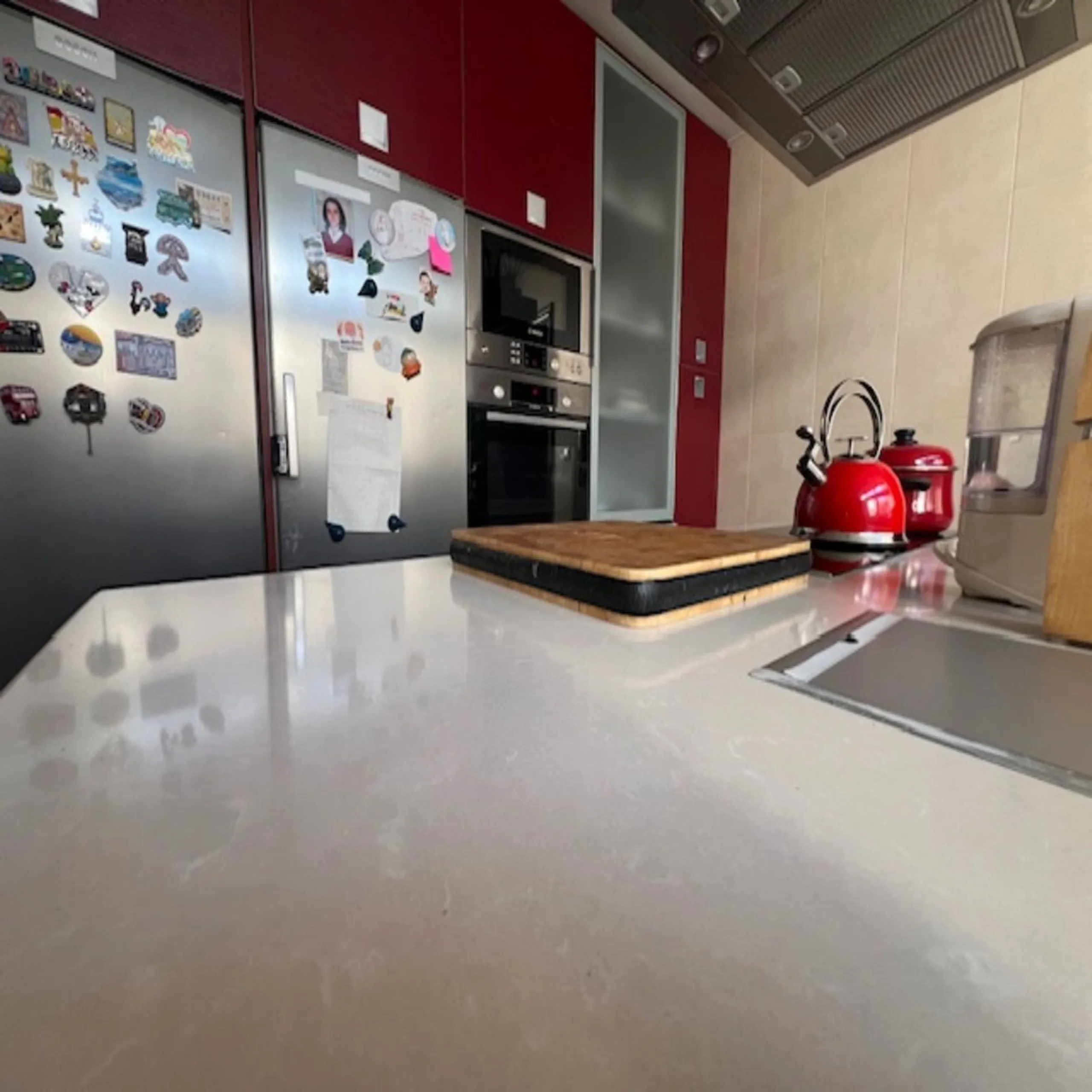 Do you want to live almost in the heart of Malaga but with the tranquility of the outdoors? This home is located in La Trinidad, just a 10-minute walk from downtown Malaga. Surrounded by businesses such as banks, restaurants, supermarkets, all kinds of sh