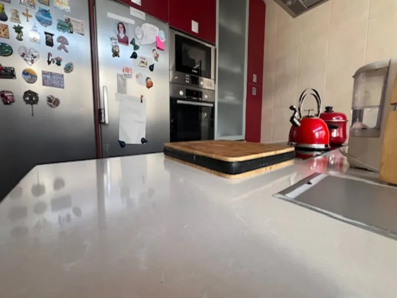 Do you want to live almost in the heart of Malaga but with the tranquility of the outdoors? This home is located in La Trinidad, just a 10-minute walk from downtown Malaga. Surrounded by businesses such as banks, restaurants, supermarkets, all kinds of sh