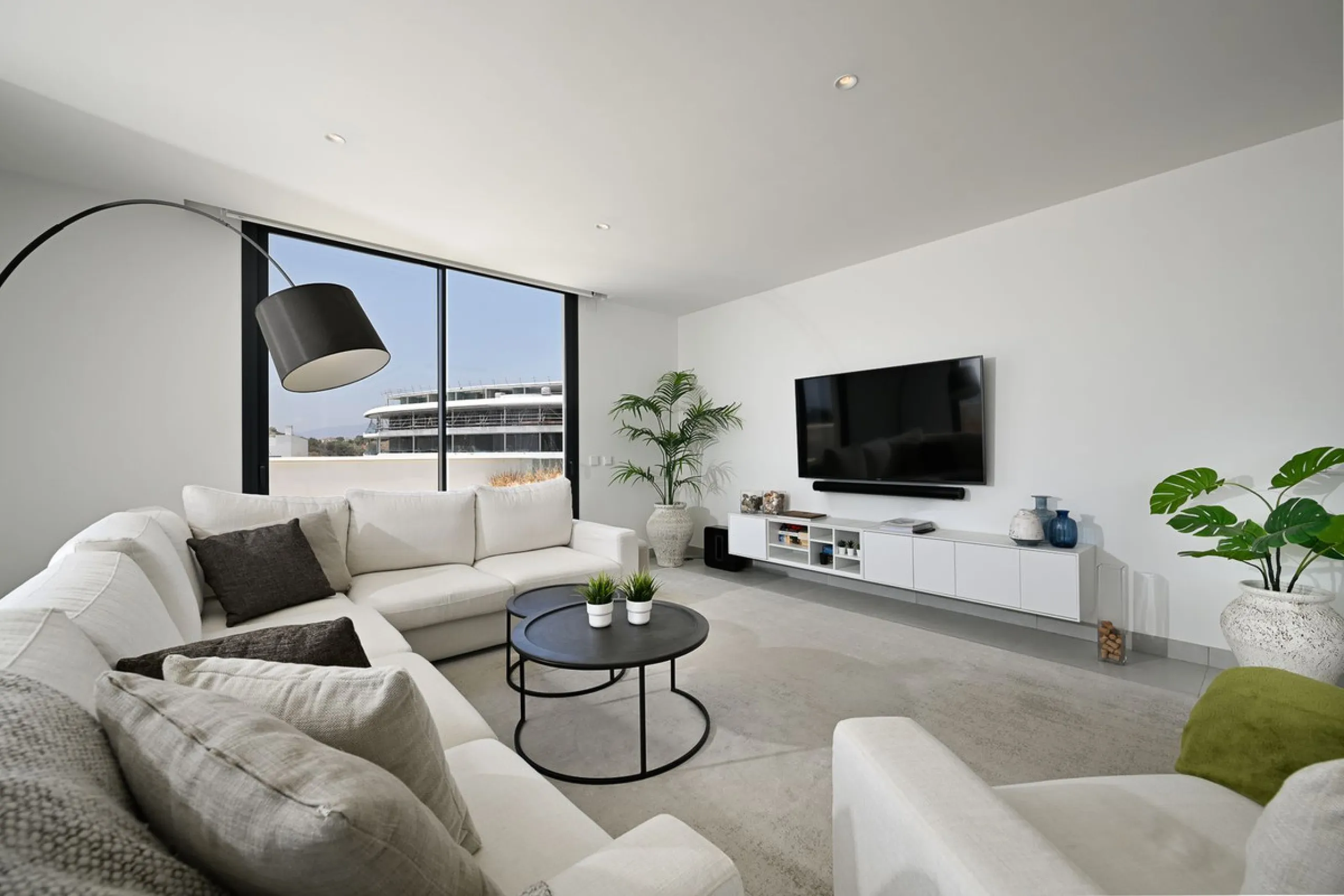 PENTHOUSE PERFECTION WITH UNRIVALLED SEA VIEWS