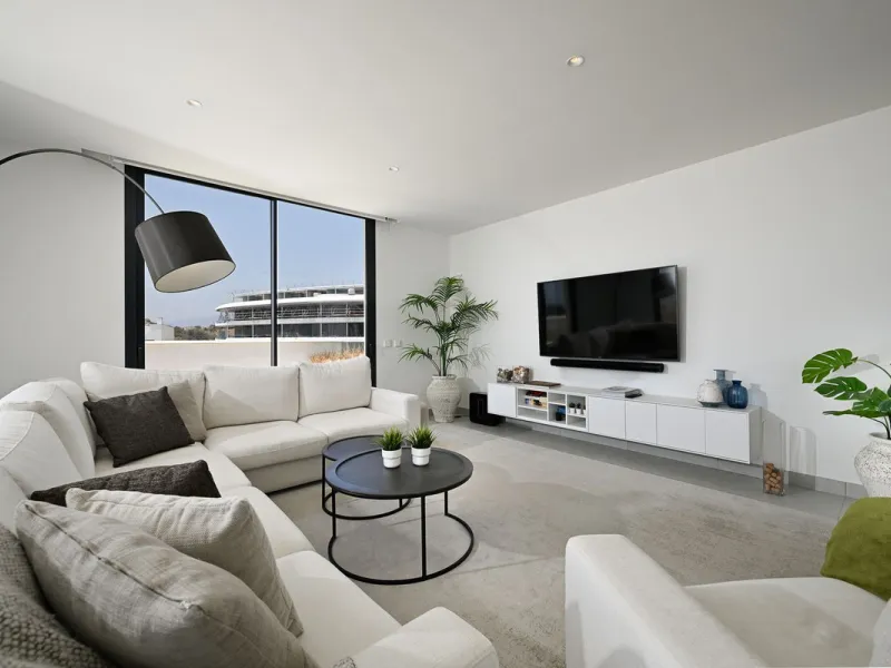 PENTHOUSE PERFECTION WITH UNRIVALLED SEA VIEWS