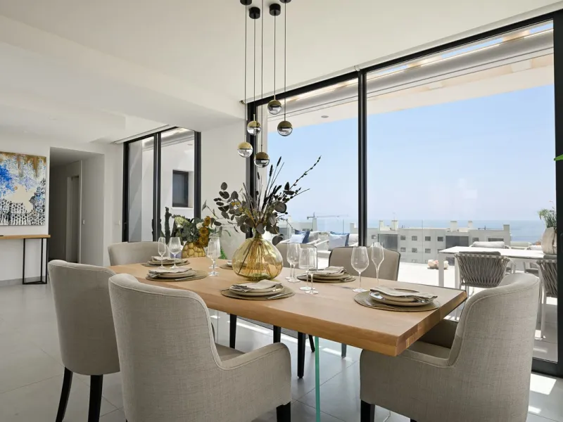PENTHOUSE PERFECTION WITH UNRIVALLED SEA VIEWS