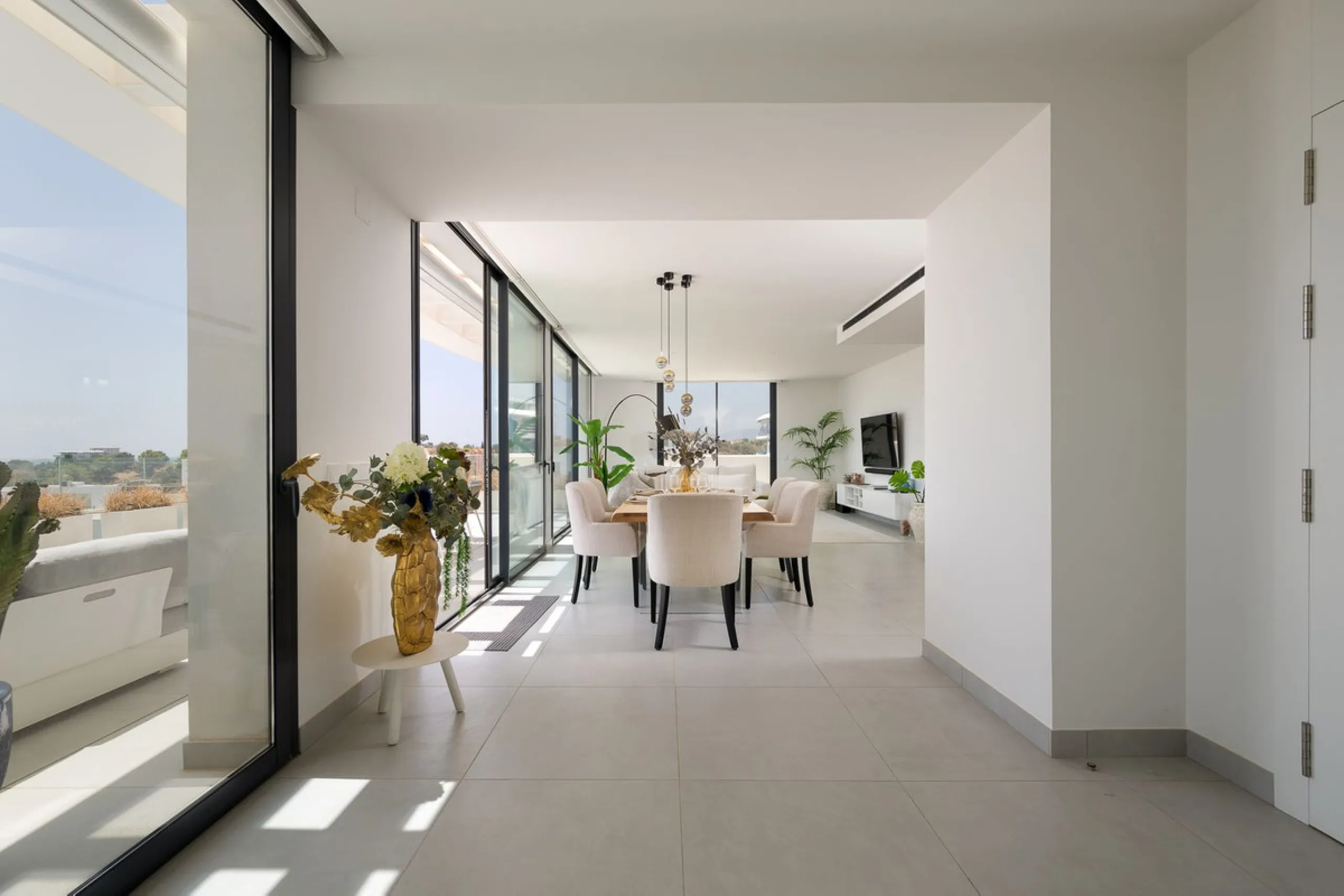 PENTHOUSE PERFECTION WITH UNRIVALLED SEA VIEWS