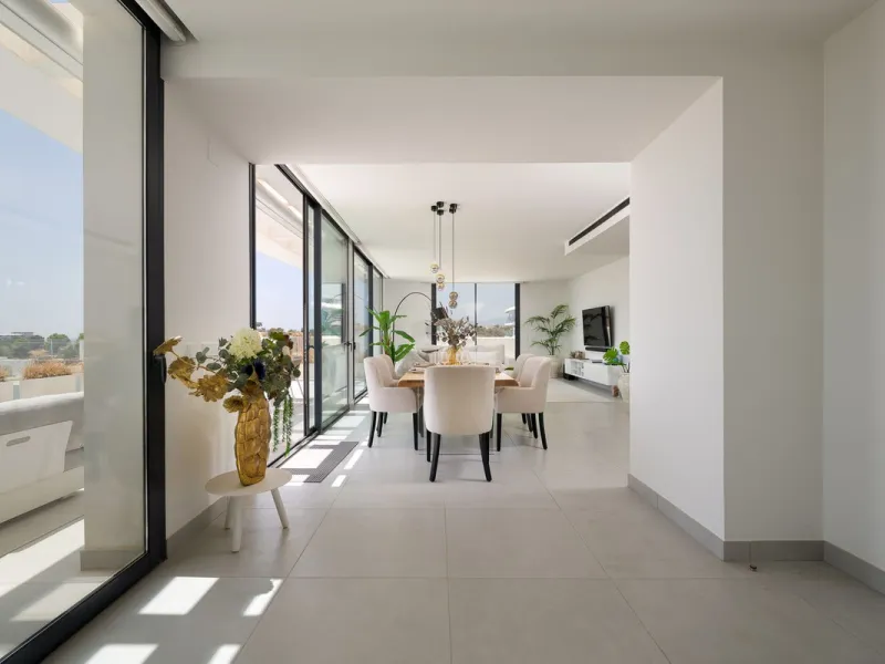 PENTHOUSE PERFECTION WITH UNRIVALLED SEA VIEWS