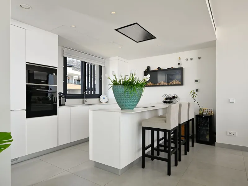 PENTHOUSE PERFECTION WITH UNRIVALLED SEA VIEWS