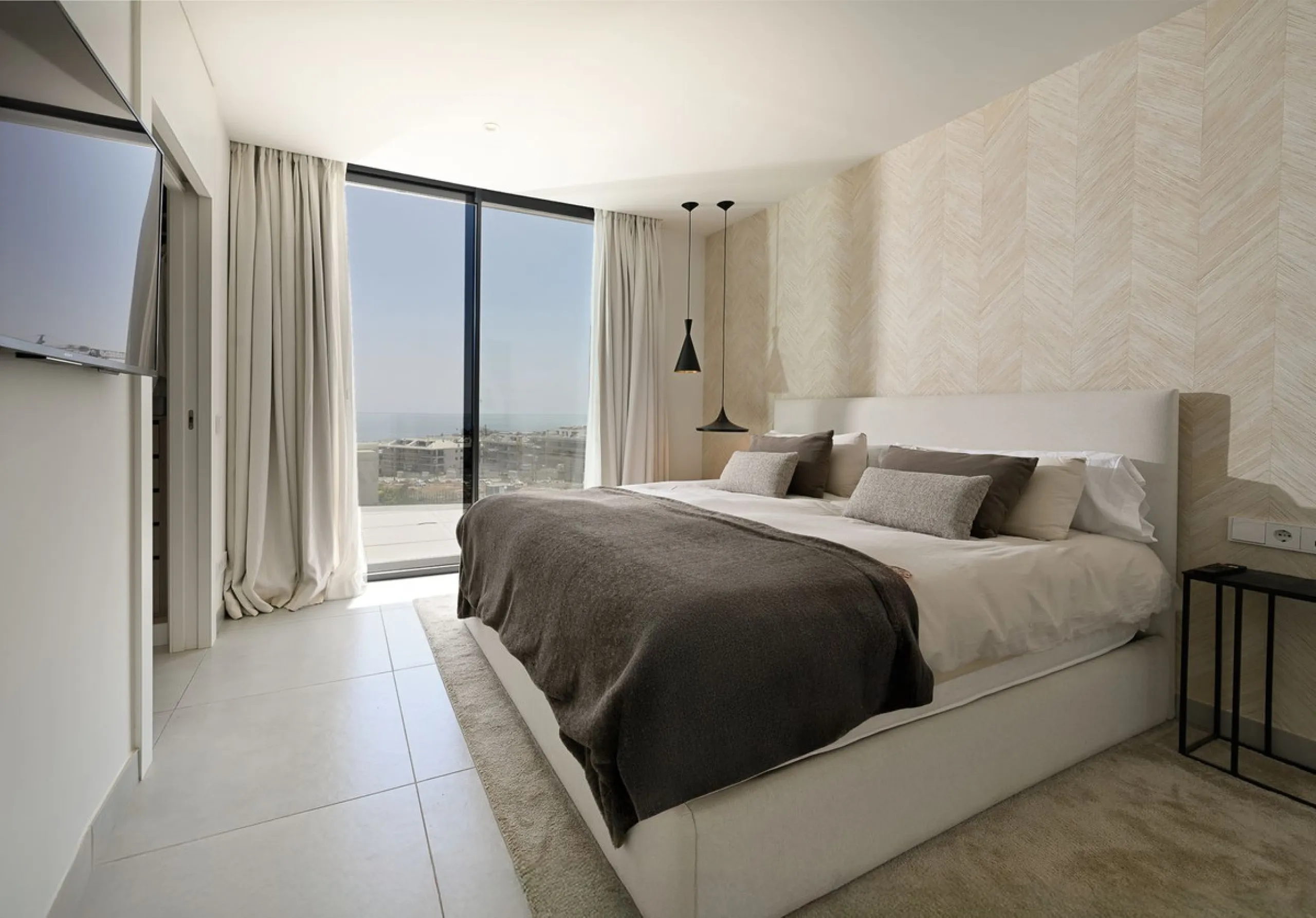 PENTHOUSE PERFECTION WITH UNRIVALLED SEA VIEWS