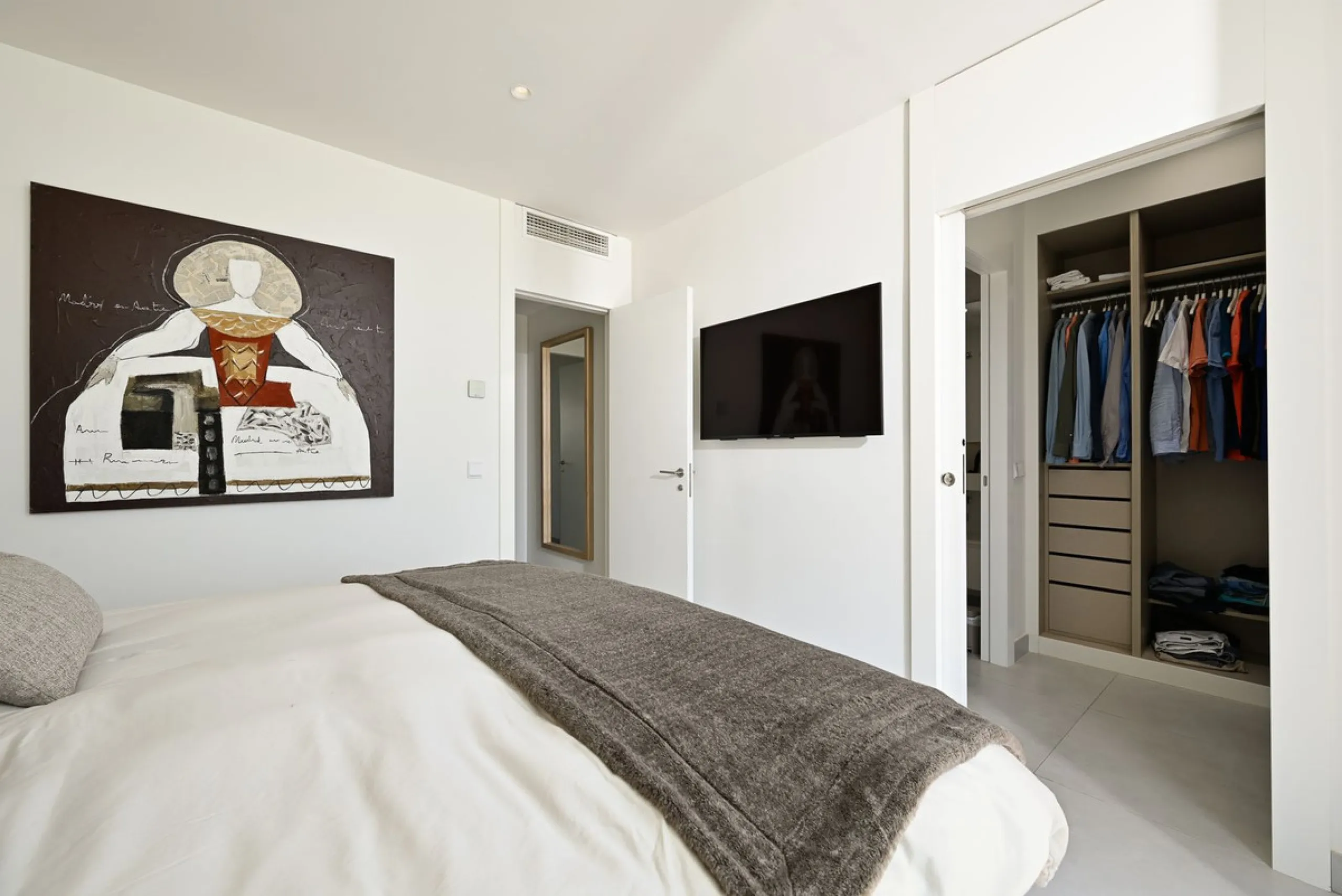 PENTHOUSE PERFECTION WITH UNRIVALLED SEA VIEWS