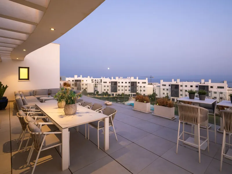 PENTHOUSE PERFECTION WITH UNRIVALLED SEA VIEWS