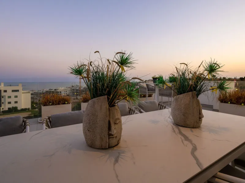 PENTHOUSE PERFECTION WITH UNRIVALLED SEA VIEWS