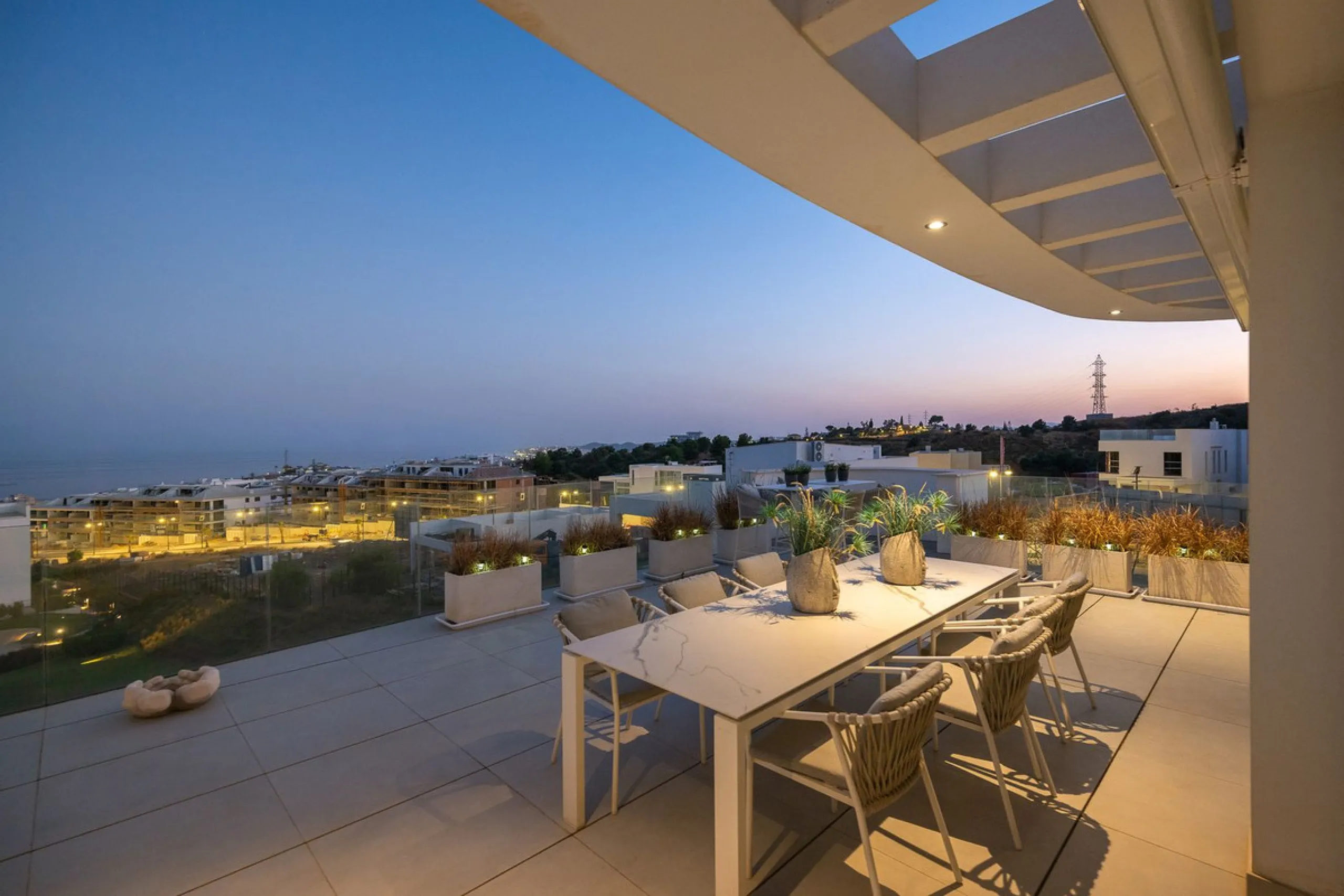 PENTHOUSE PERFECTION WITH UNRIVALLED SEA VIEWS