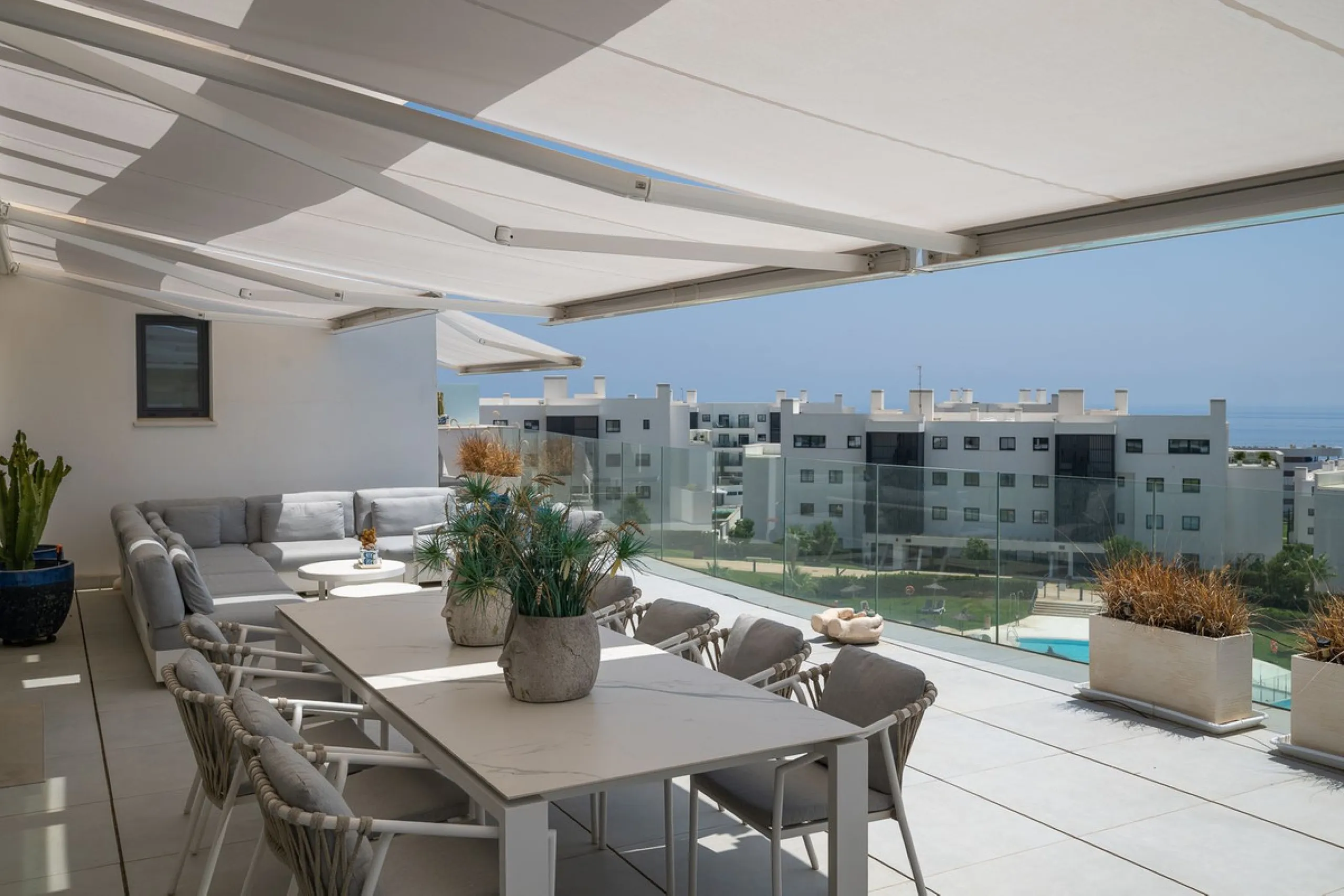 PENTHOUSE PERFECTION WITH UNRIVALLED SEA VIEWS